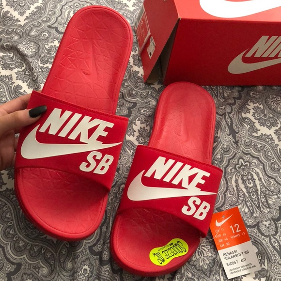 red nike flops